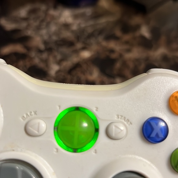 2 old Xbox 360 controllers! Still work - Picture 3 of 3